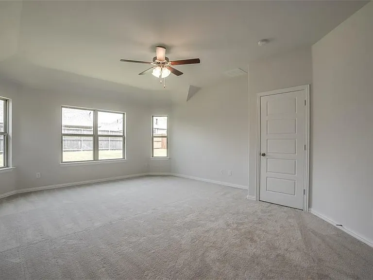 1829 Meadow Trail Ln — Photo 6