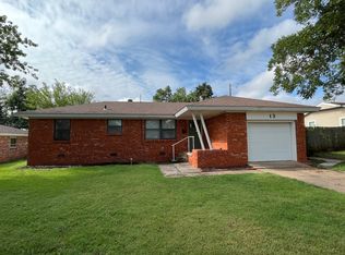 13 Ridgecrest Dr, Chickasha, OK 73018