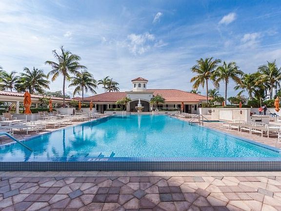 4th image of 20000 Country Club Dr #506