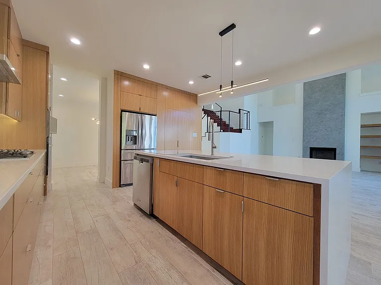 405 Darkwoods Dr — Photo 9