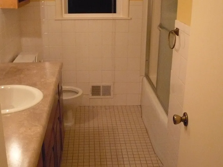 543 Locust St — Photo 16