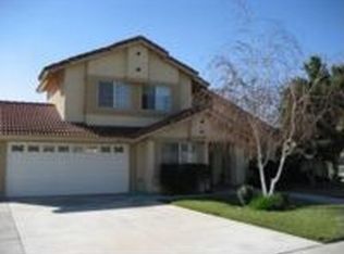 495 W Hawthorne St, Rialto, CA 92376