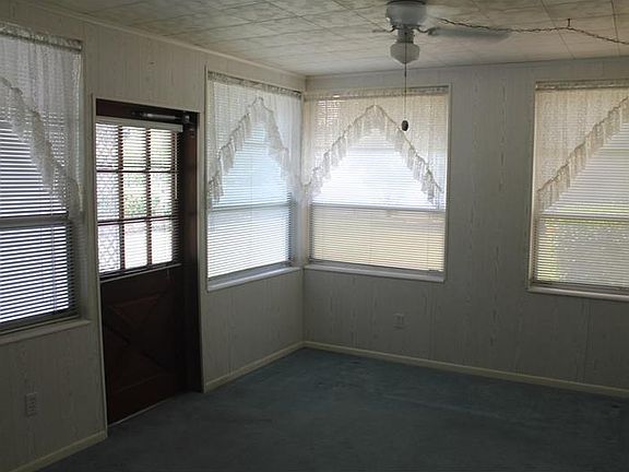 5th image of 1927 9th St SE