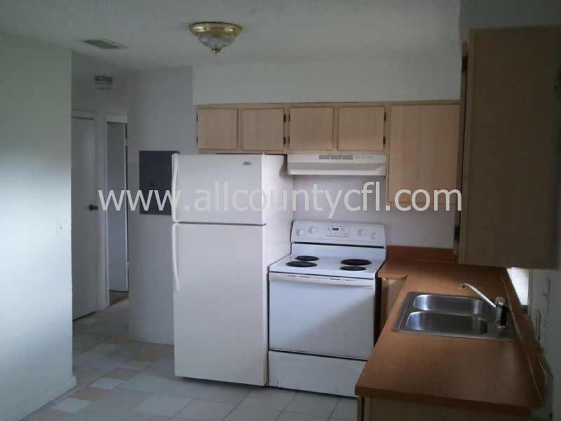 2nd image of 2430 Crawford Dr
