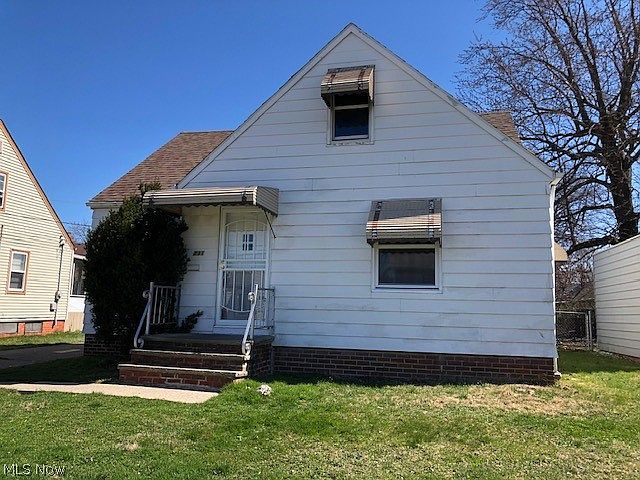 1st image of 231 E 242nd St