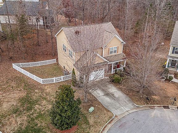 3rd image of 59 Greenfield Ln