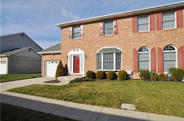 1st image of 16 Marble House Dr
