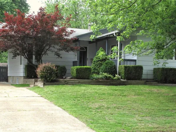 45 Mercury Dr, Florissant, MO 63031