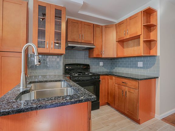 5th image of 5810 Mosholu Ave #1