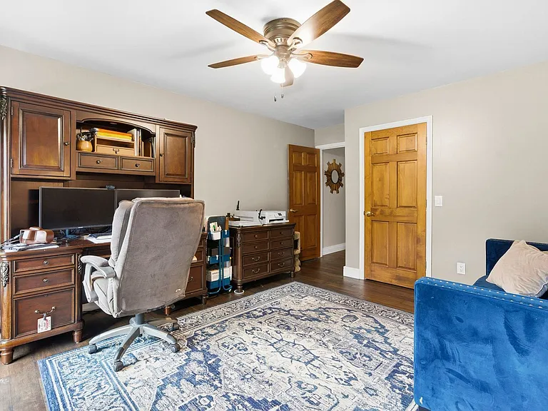 1126 Somerset Ln — Photo 29