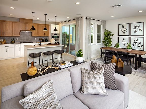 Entertaining friends and family is breeze in the open concept dining room - your group can enjoy the