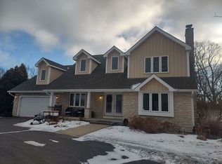 1510 Morraine Dr, Woodstock, IL 60098