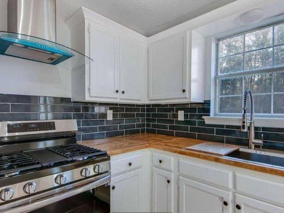4th image of 7082 Stoneridge Dr