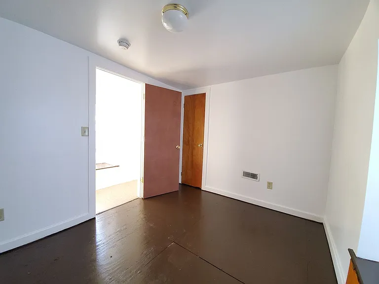 83 South Ave — Photo 19