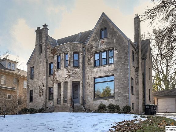 3rd image of 5203 Chicago St