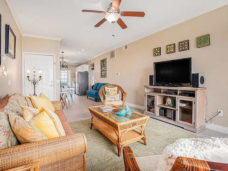 7000 Seawall Blvd #1011 — Photo 5