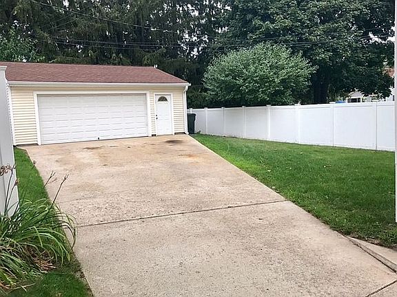 large 2.5 car garage