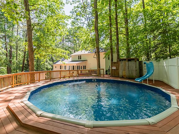 2nd image of 89 Lauren Ct