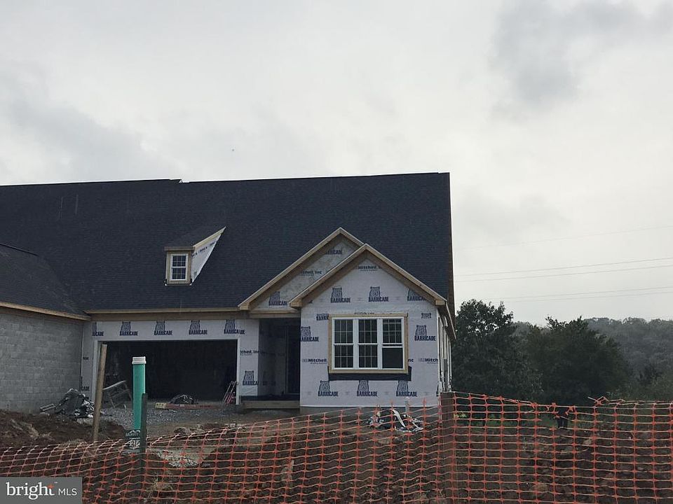 1st image of 334 Sawgrass Dr
