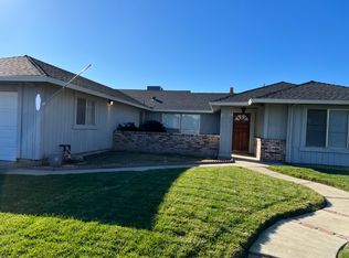 801 Foxfire Dr, Manteca, CA 95337
