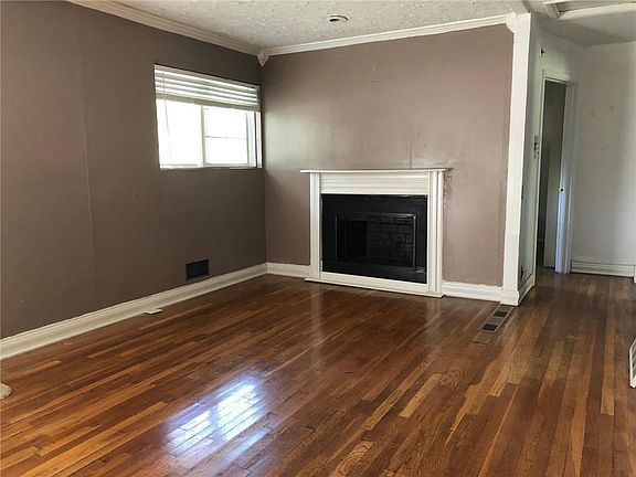5th image of 4926 E 41st St