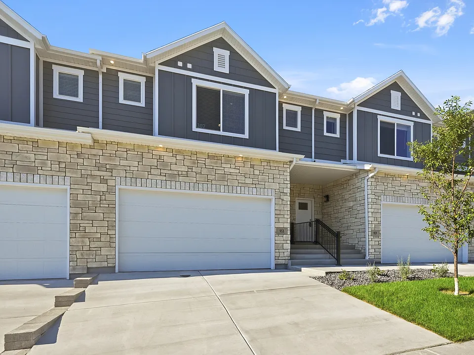 953 W Mountain Hollow Way