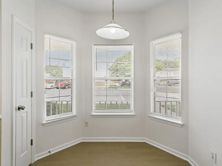 104 Monument Ct — Photo 5