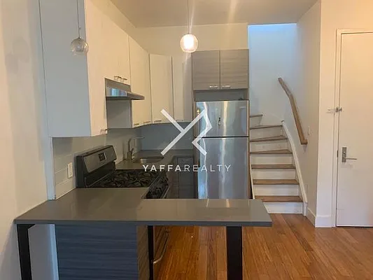 Rented by Yaffa Realty LLC | media 25