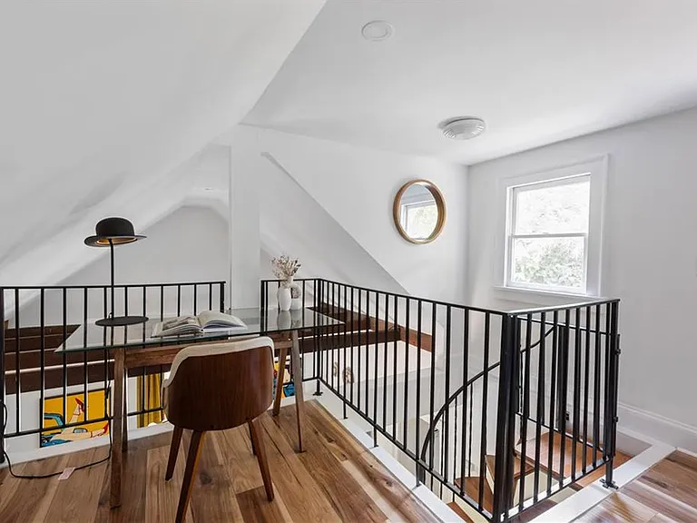720 Mollie St SE — Photo 30