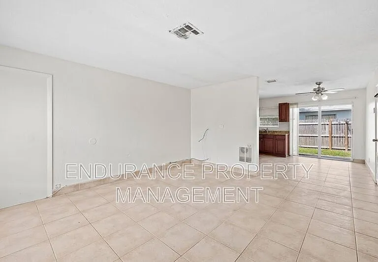 147 W 28th St — Photo 6