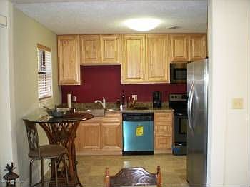 3rd image of 2241 Lake Lucina Dr