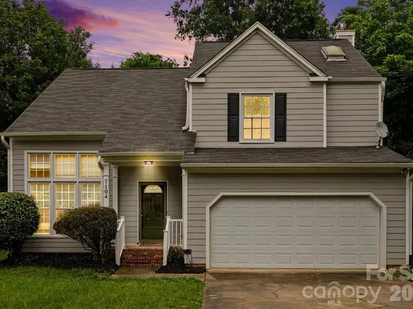 7104 Kinsmore Ln, Charlotte, NC 28269