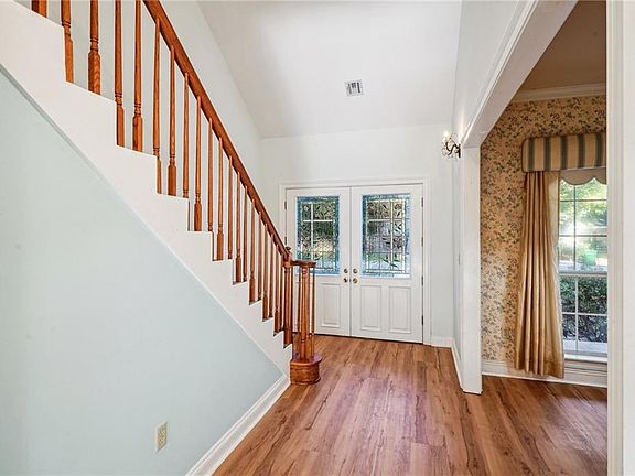 3rd image of 126 Richland Dr W