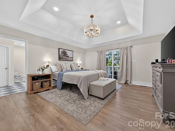 4th image of 2721 Tara Dr