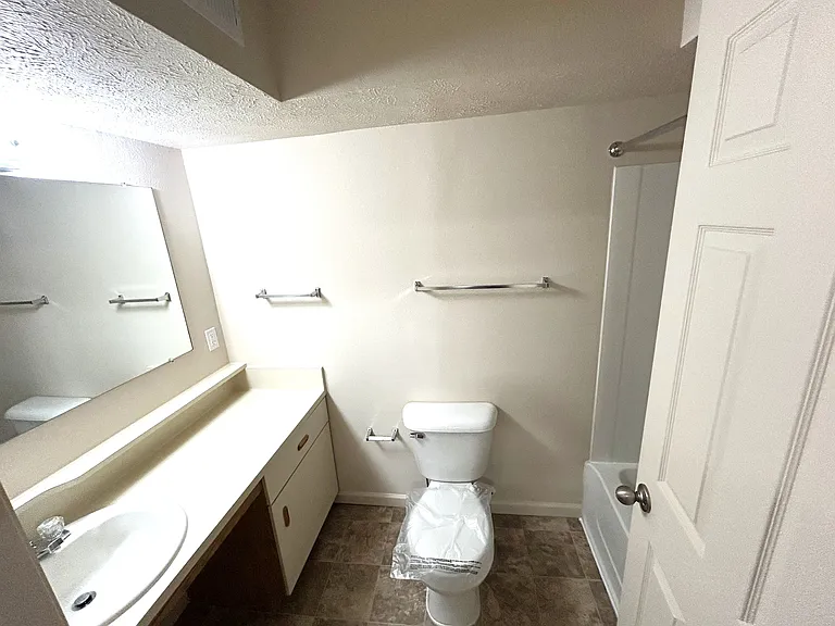 Heatherwood Apartments — Photo 27