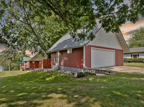 3931 E Shore Dr, Stanton, MI 48888