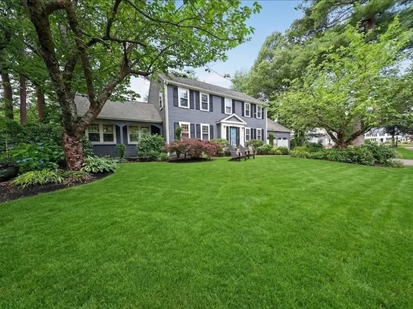 6 Blackhorse Ln, Hingham, MA 02043