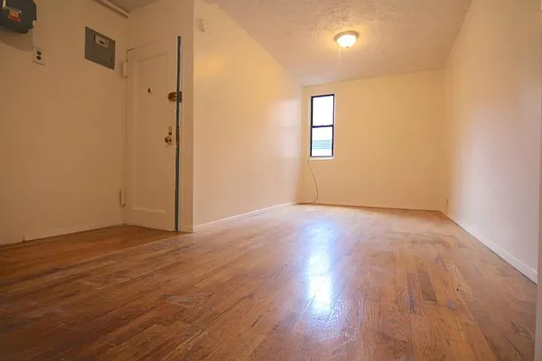 Rented by FirstService Realty (legacy) | media 20