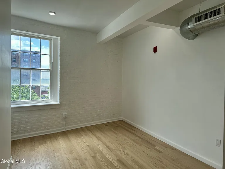 155 River St #5B — Photo 7