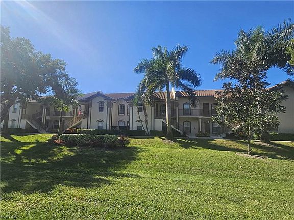 3rd image of 266 Newport DR #310