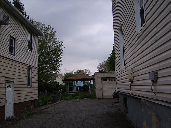 5th image of 203-207 N Burgher Ave