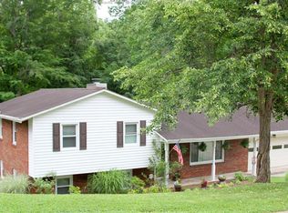 1402 New Castle Rd, Charleston, WV 25314