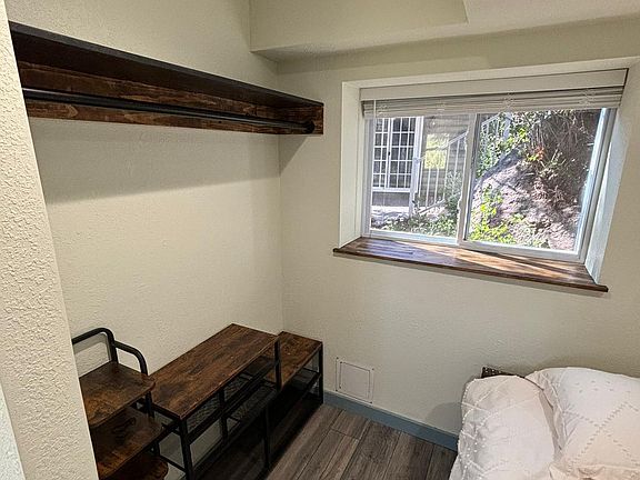 4th image of 6455 Spruce Ave #B