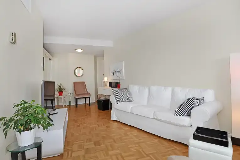 1011 Beach Ave #705 — Photo 4