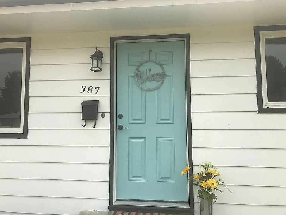 2nd image of 387 Dubois Ave