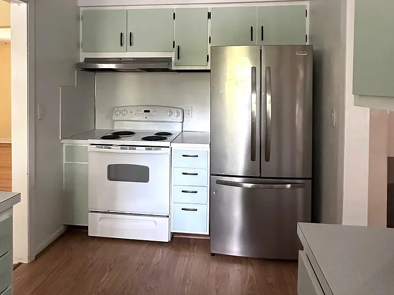 2836 Ionic Ave — Photo 8