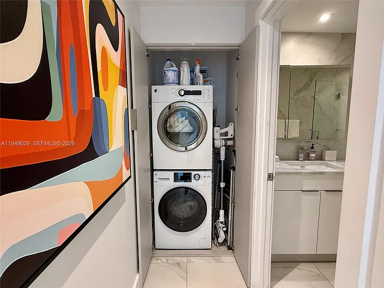 225 Collins Ave #6J — Photo 28