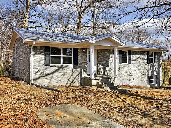 3rd image of 379 Oakwood Cir NE