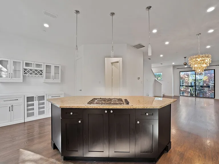 2420 Hugo St #3 — Photo 51
