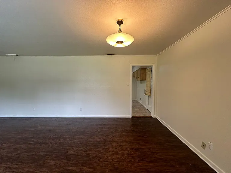 2725 Tanglewood Dr — Photo 5